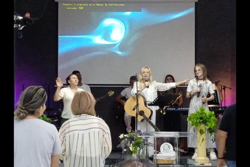 Grabación – Tema > Conferencia de adoración # Pra. Oksamita Novachuk # 07/10/2025